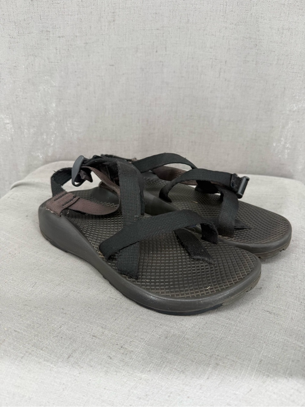 Chaco Women's Classic ZX2 Toe Loop Strap Black Sandal Size 9